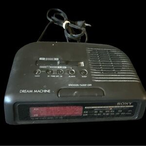Sony Black Dream Machine FM/AM Radio